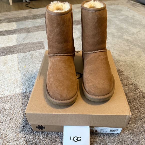 UGG Shoes - UGG Classic Short II Boots Chestnut Suede Shearling 1016223 Womens 7